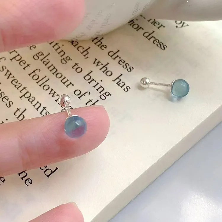 合金耳饰 清冷感海宝蓝圆球螺丝拧扣耳钉女清透养耳洞耳骨钉耳饰