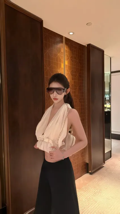 纯欲网纱露背背心女夏季挂脖V领收腰气质百搭上衣显瘦休闲裤套装