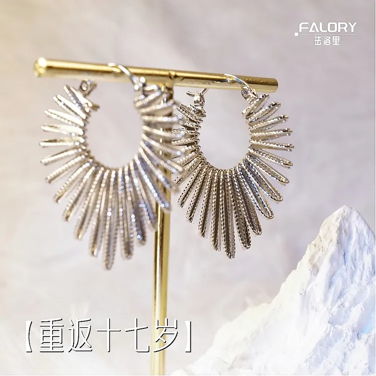 铜合金耳饰 【重返十七岁】线条缠绕扇形耳扣朋克风潮刺刺个性耳环