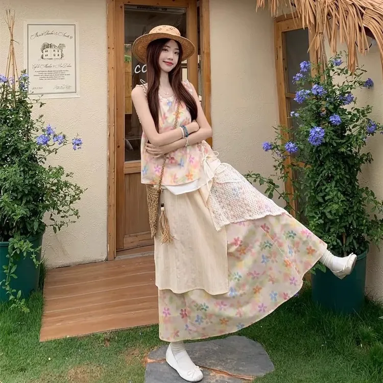 夏日绝美小裙子多巴胺穿搭一套温柔度假风法式清纯甜美连衣裙套装