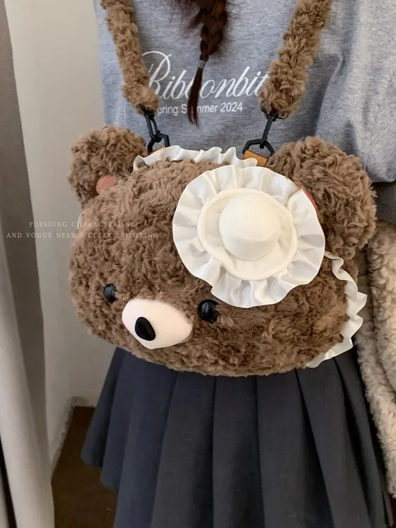 毛茸茸包包女款爆款2025新款冬季毛绒可爱小熊背包逛街通勤双肩包