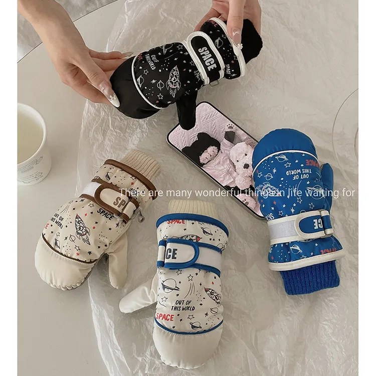 儿童保暖手套冬男宝防泼水滑雪防滑加厚棉绒玩雪骑车子女孩小学生