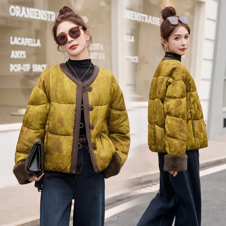 2025年潮冬季短款新中式羽绒服新款