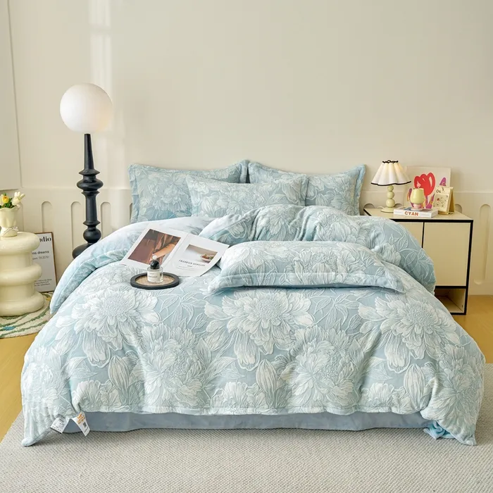 加厚保暖6D雕花绒牛奶绒被套四件套提花毛绒被罩床上用品套件简约