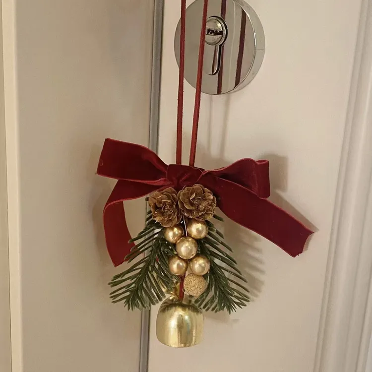 圣诞节铃铛挂件红色丝绒蝴蝶结圣诞树松果场景布置车挂门挂装饰L