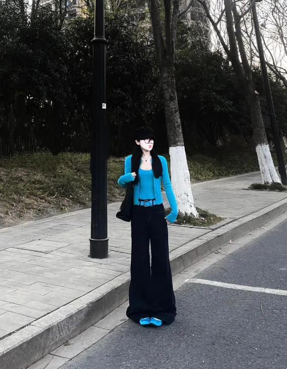 2025早春新款克莱因蓝针织开衫修身显瘦小上衣吊带背心百搭直筒裤