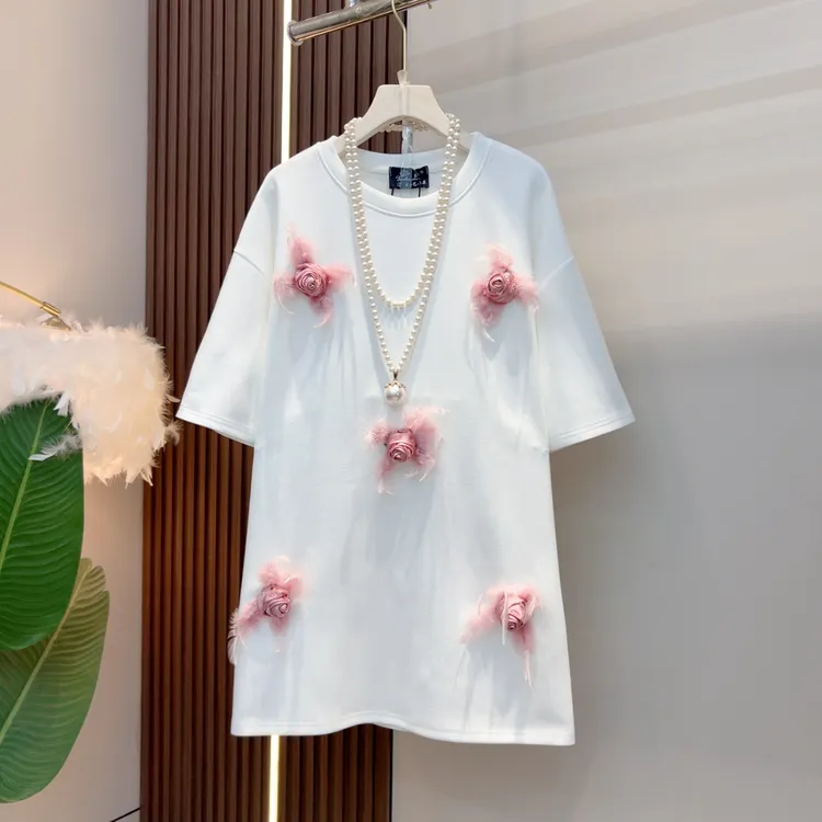 新款圆领重工立体花朵羽毛装饰时尚休闲2025年早春大码女装T恤潮