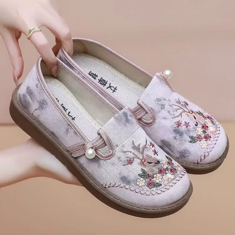 2025新款中国风老北京布鞋女妈妈鞋民族风绣花新中式女鞋JK乐福鞋