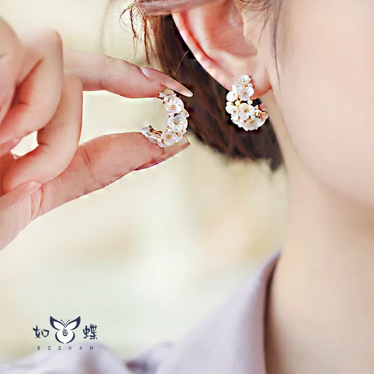 铜合金树脂耳饰 法式耳环饰品耳饰女设计感轻奢甜美简约花朵耳钉