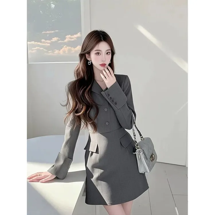 名媛高级感灰色西装连衣裙女2024年冬季新款漂亮独特修身显瘦短裙