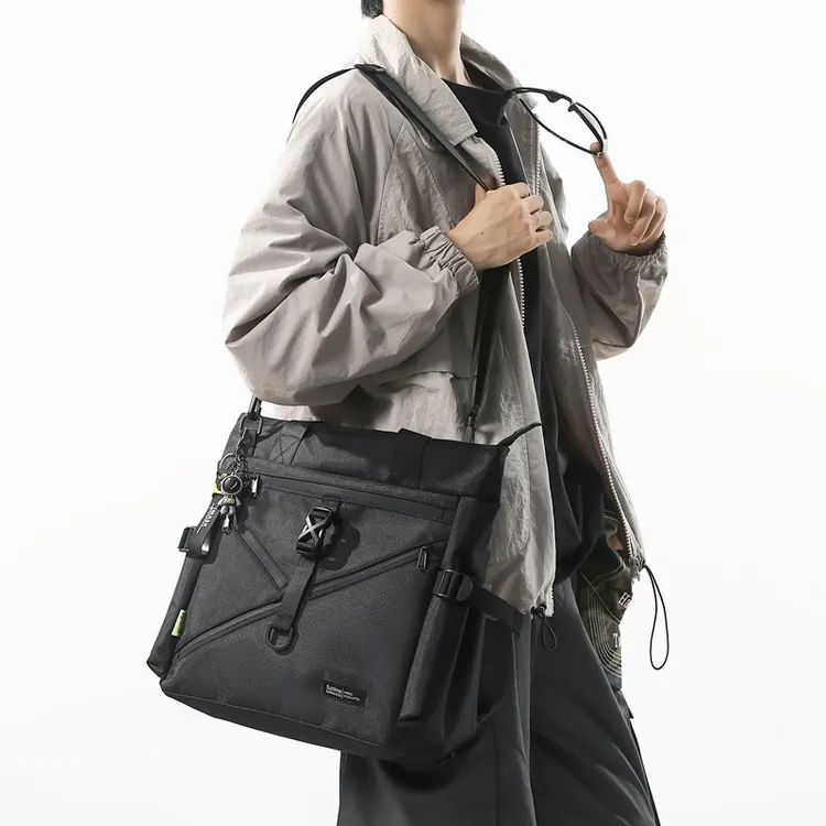 街头潮流斜挎百搭时尚横款方形多功能包邮差包挎包男士拉链单肩包
