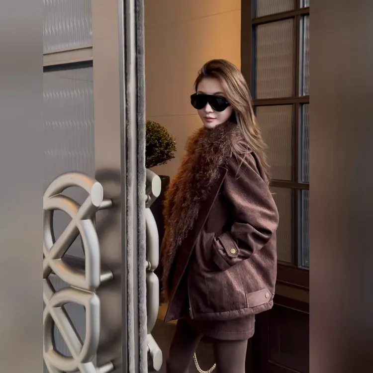 KIKI【冬日开场】冬季保暖90白鸭绒加厚羽绒服外套25W111