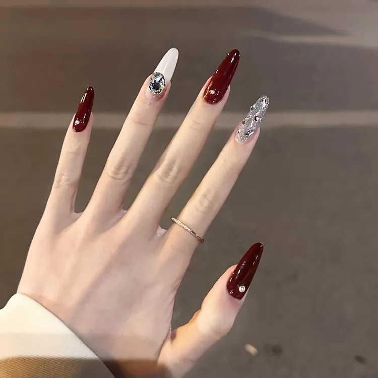 新娘婚甲高级感爆闪手工穿戴甲用品气质长款美甲新款专用纯色短款