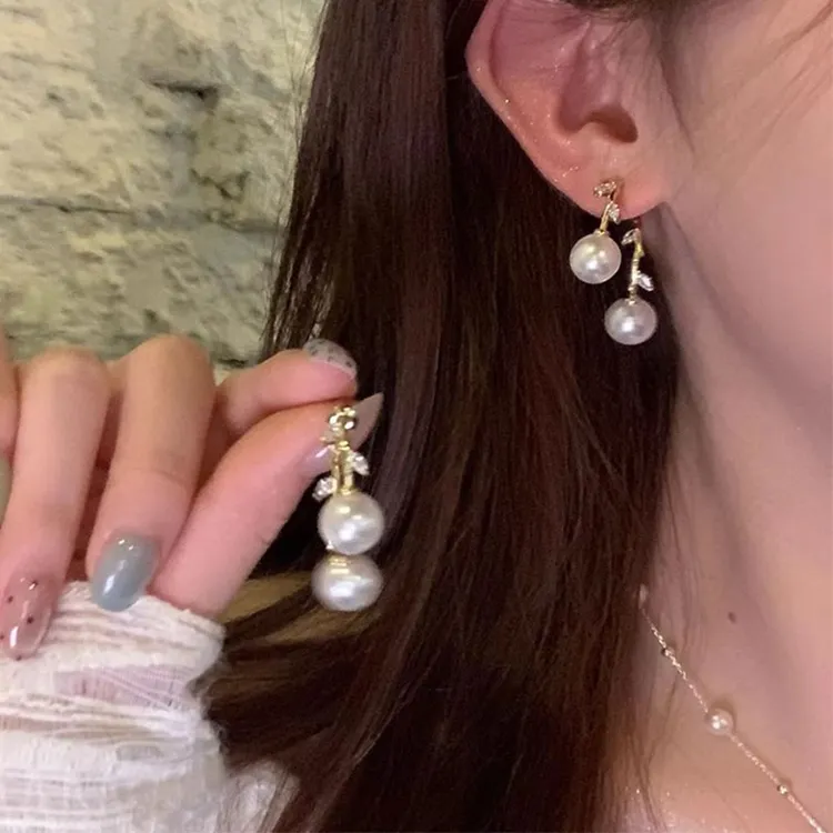 一款两戴叶子仿珍珠耳环小众轻奢高级感耳钉气质大气独特耳饰1822