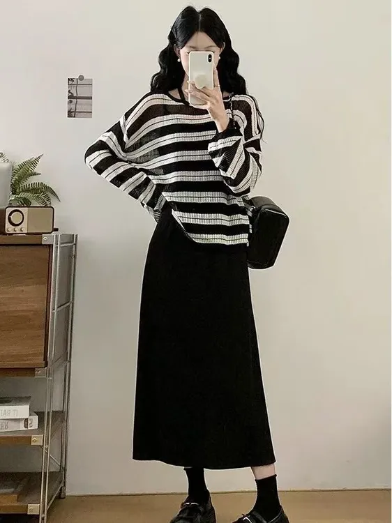 早秋松弛感慵懒风休闲套装纯色吊带连衣裙条纹罩衫两件套854652