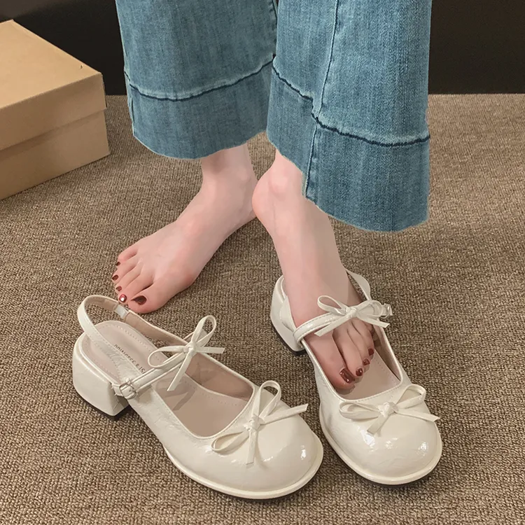 贾不假凉鞋女款2025新款夏季绝美时尚蝴蝶结配裙子粗跟玛丽珍鞋子