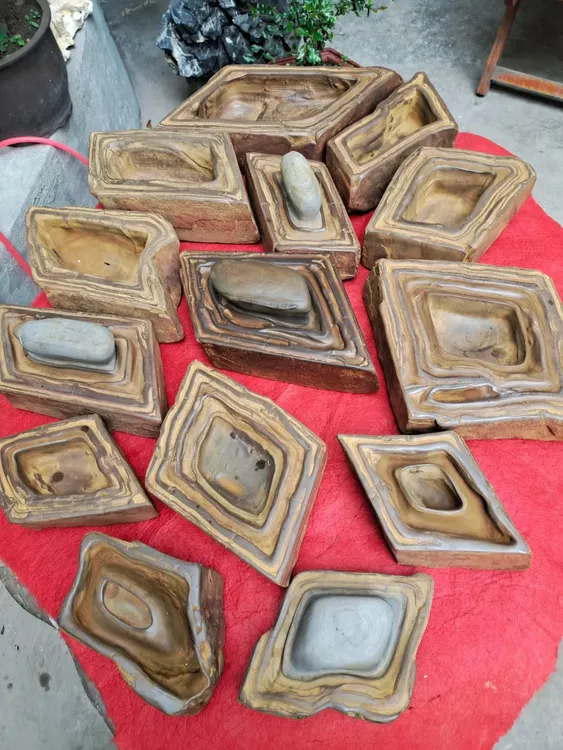 古铜石奇石原石赏石，画面石，红梅石，水冲石天然石头精品