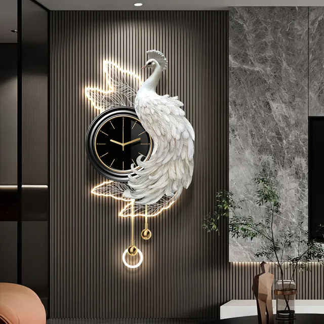 高级感挂钟电视背景墙装饰画2025新款立体感孔雀客厅挂画创意壁灯