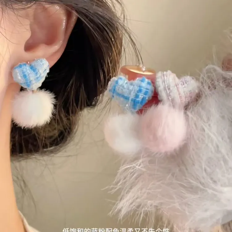 合金布艺耳饰 秋冬甜美格纹爱心毛球耳钉超仙气质星星设计感耳环