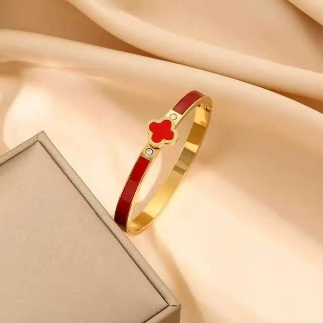 铜合金手镯 幸运四叶草手镯轻奢高级感欧美风女款Q