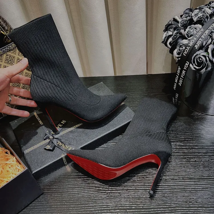 【LVTE心选】高跟尖头红底短靴女2025冬新款细跟黑色弹力袜靴瘦瘦靴