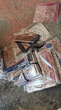 精致舒适高品质大长巾丝巾(颜色随机)