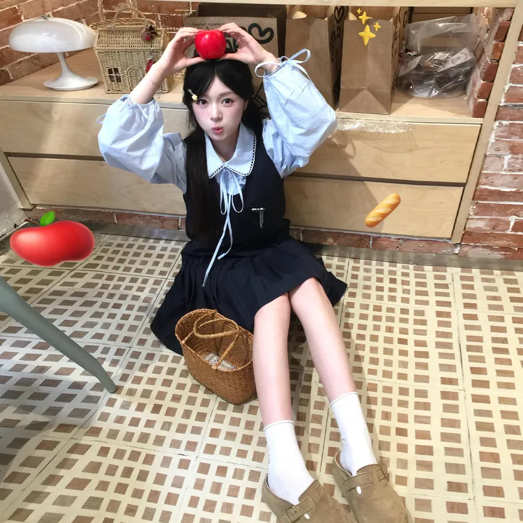 法式学院风黑色背心连衣裙子女早秋季2025小个子百褶短裙套装6711