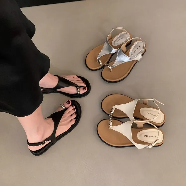 设计感厚底金属扣凉鞋女鞋子2025新款夏季韩版复古套趾度假罗马鞋