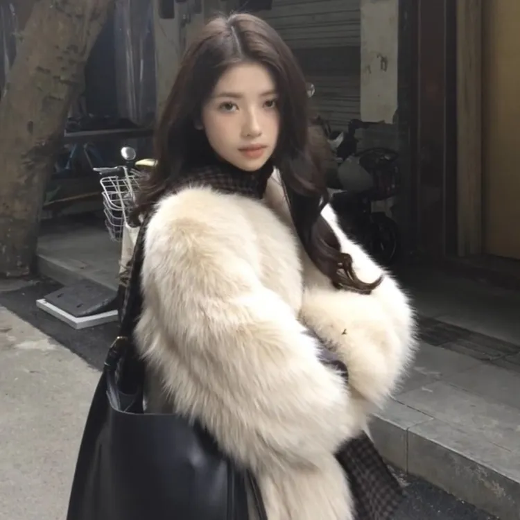 狐狸毛皮草女短款2025年冬季新款减龄时尚高级感海宁环保毛毛外套
