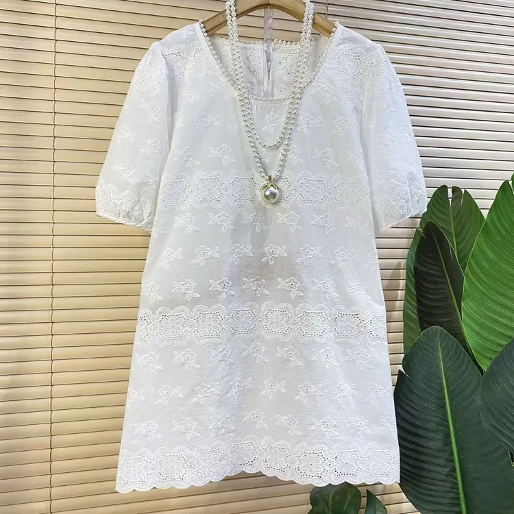 P胖mm欧货时尚新款重工绣花设计款短袖上衣