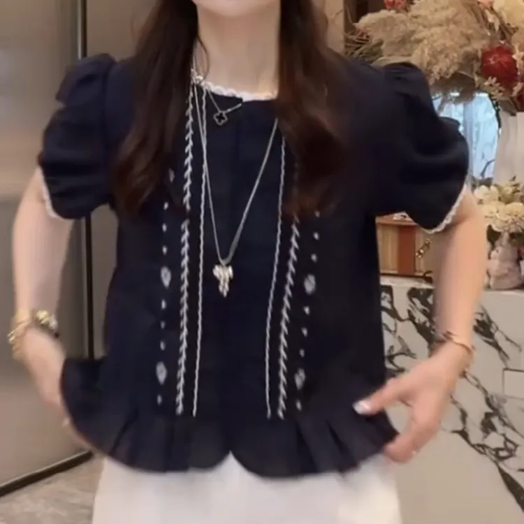 【月影】夏季衬衫圆领宽松型女士气质上衣刺绣短袖衬衣LK2504020