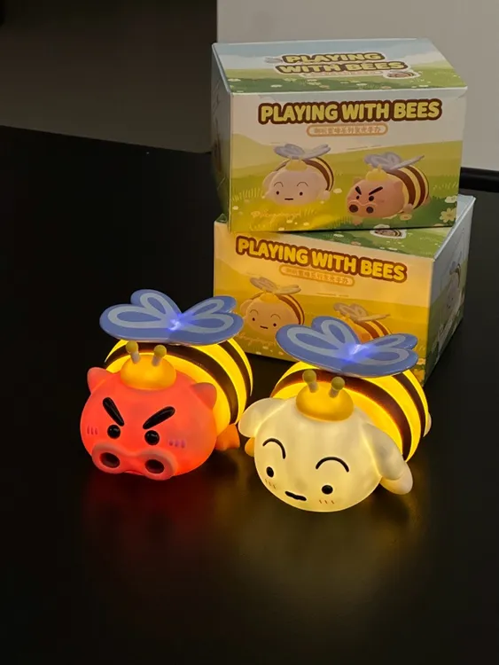 蜜蜂左卫门蜜蜂小白拍拍灯家居装饰摆件可爱创意礼物