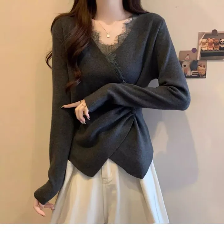 韩版新款秋冬大码女装显瘦遮肉设计感V领蕾丝拼接打底慵懒感上衣