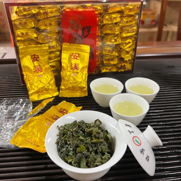 铁观音青茶 一斤一盒42小泡