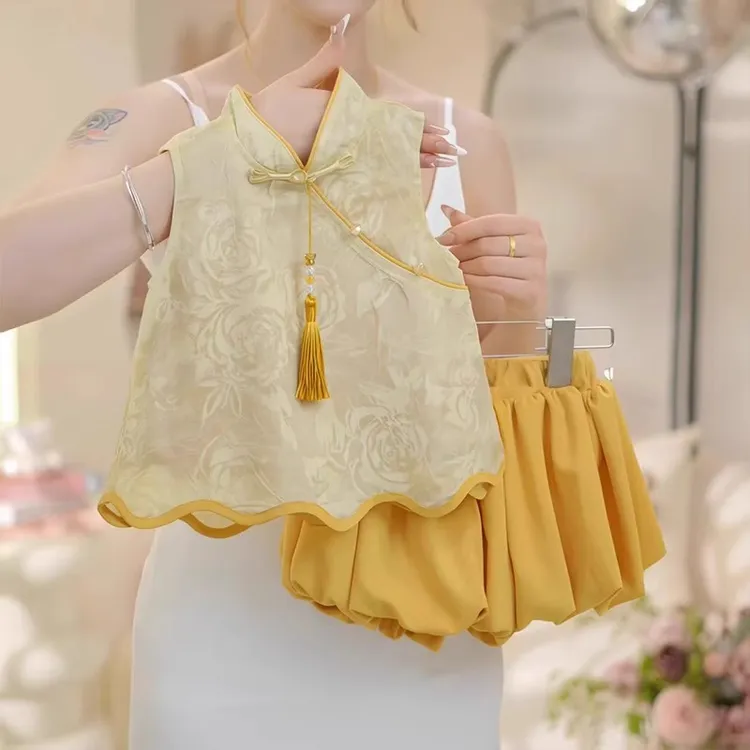 女童夏季中国风套装2025新款宝宝洋气盘扣马甲儿童花苞短裤两件套