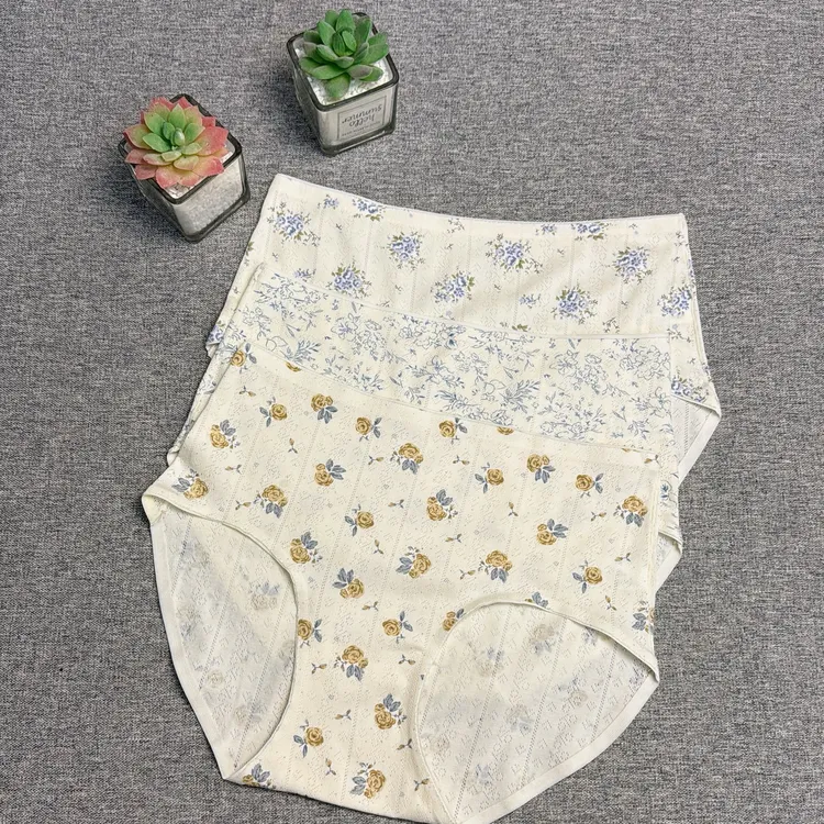 6655中腰微孔空气棉小清新无痕包臀裤舒适内裤女士印花