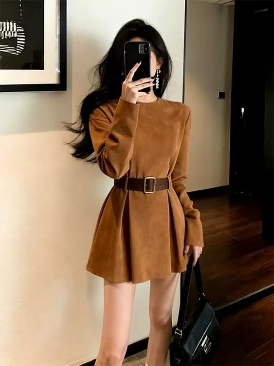 Z451冬季巨好看裙子气场强大出席重要场合端庄大气卡其色连衣裙