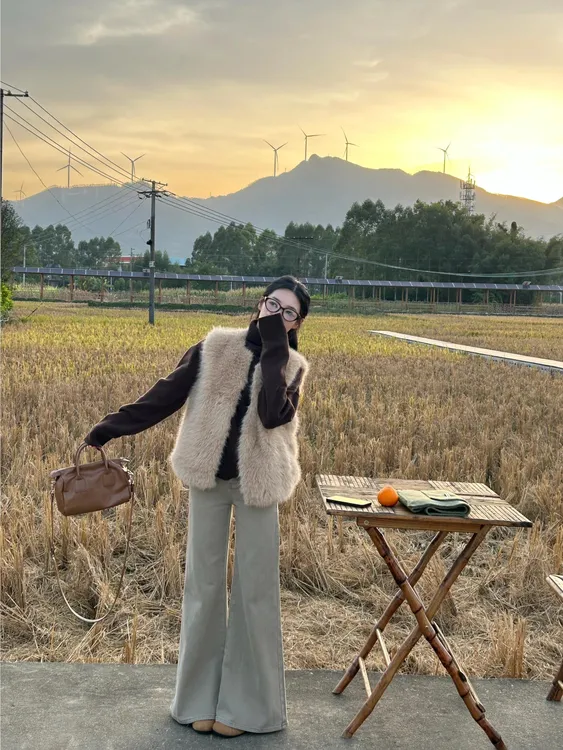 秋冬穿搭一整套韩系松弛慵懒感毛毛马甲外套高领毛衣休闲裤三件套