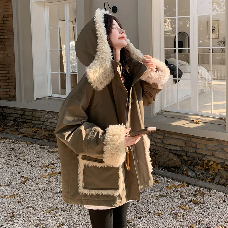 军绿色工装派克冬季超好看白鸭绒羽绒服短款女冬新款小个子短外套