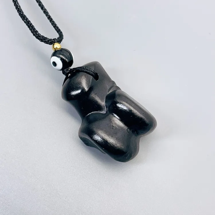 纯手工玉石雕狼髀石吊坠