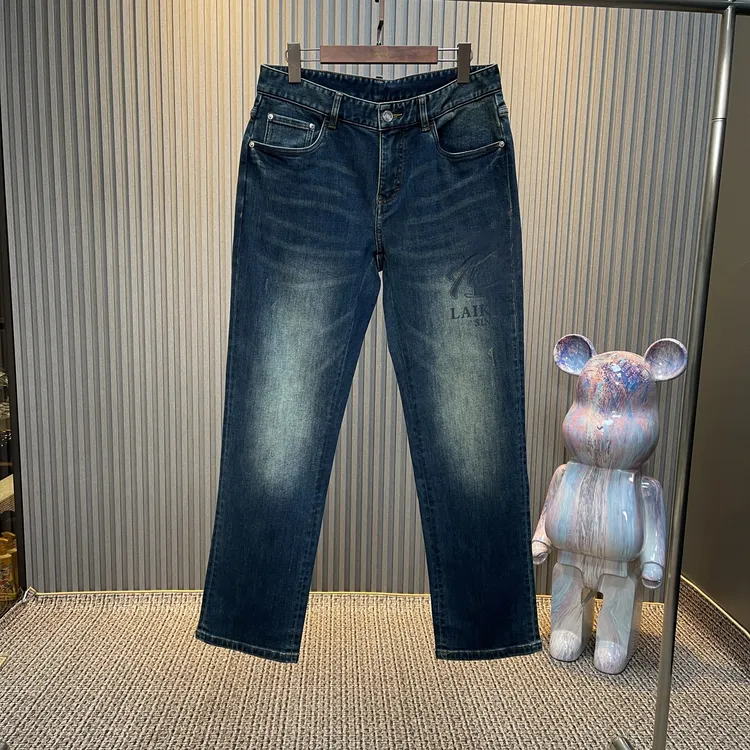 《意大利时尚品牌》秋冬高弹直筒微宽松牛仔裤