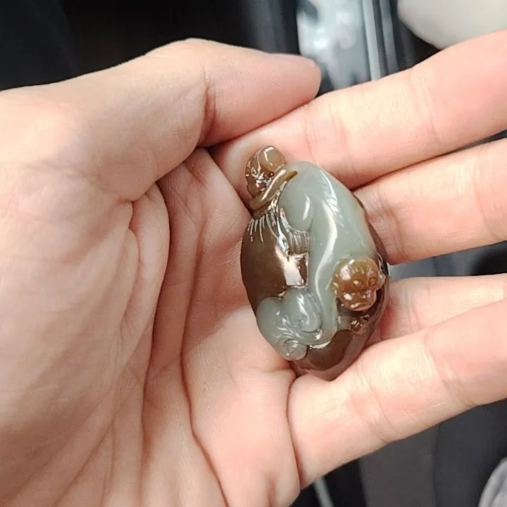 和田玉且末蓝灵猴献寿