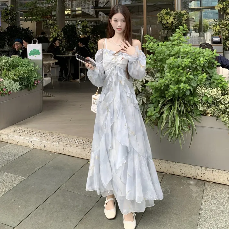 烫金荷叶边吊带长袖连衣裙女2025春季新款温柔风气质显瘦长款裙子