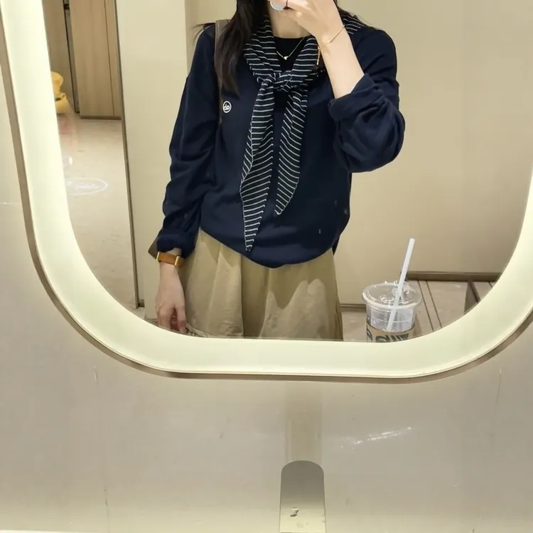 藏青色圆领针织衫女2025年秋冬新款气质显白带披肩上衣搭配半身裙