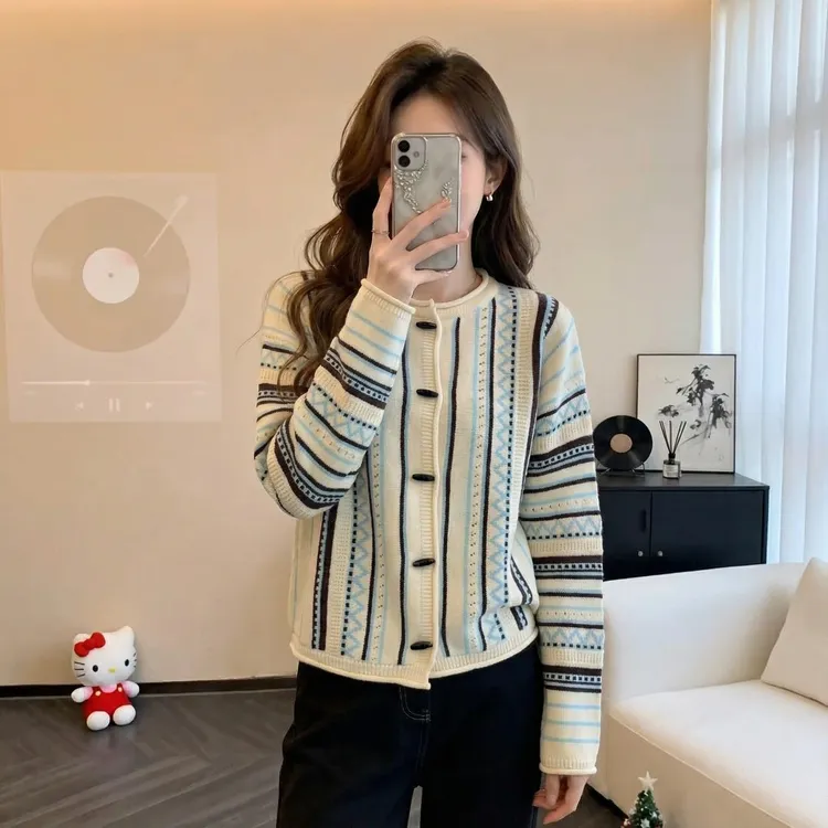 法式牛角扣条纹针织开衫女秋冬2025新款高级感费尔岛毛衣外套上衣