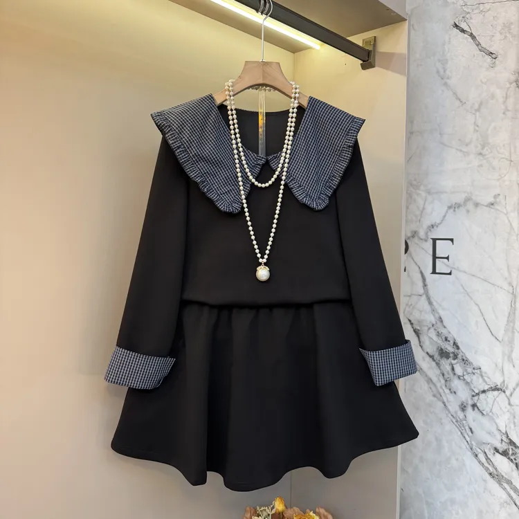 2026时尚设计宽松洋气大码显瘦气质娃娃领格子上衣+短裙套装7600