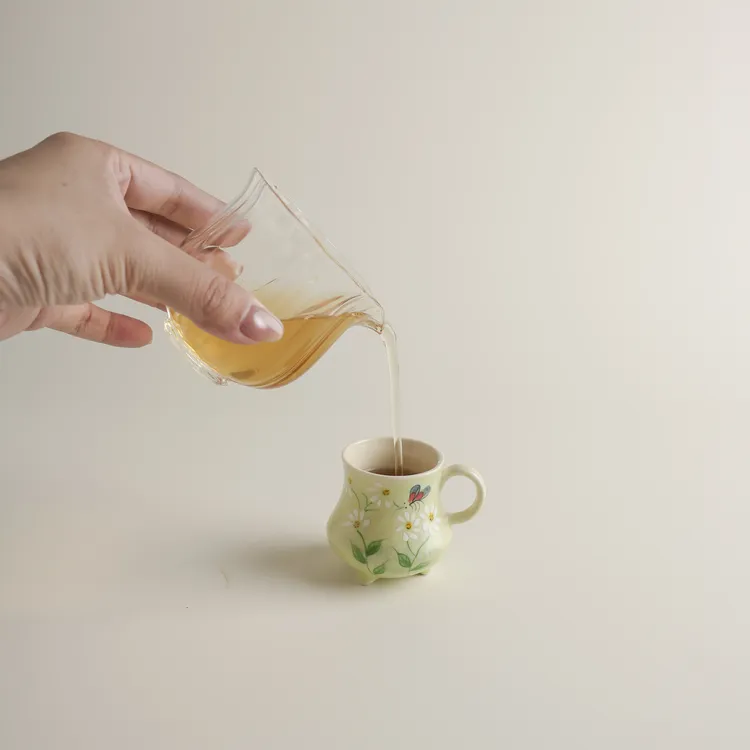 纯手绘文心兰蝶舞花间手绘主人杯仿古品茗杯带把女生个人专用陶瓷