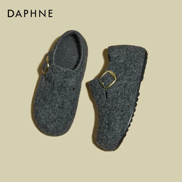 达芙妮加绒毛呢勃肯鞋女款2025冬季新款灰色时尚复古休闲懒人棉鞋