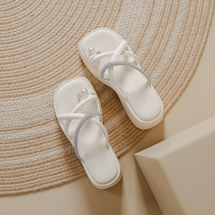 夏2025外穿凉拖鞋沙滩凉鞋新品厚底亚马逊踩屎感女士时尚百搭