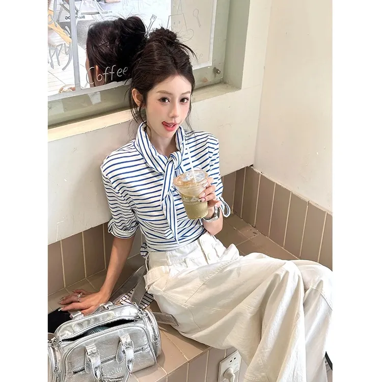 韩系氛围感早秋穿搭小个子减龄休闲蓝色条纹上衣白色阔腿裤套装女